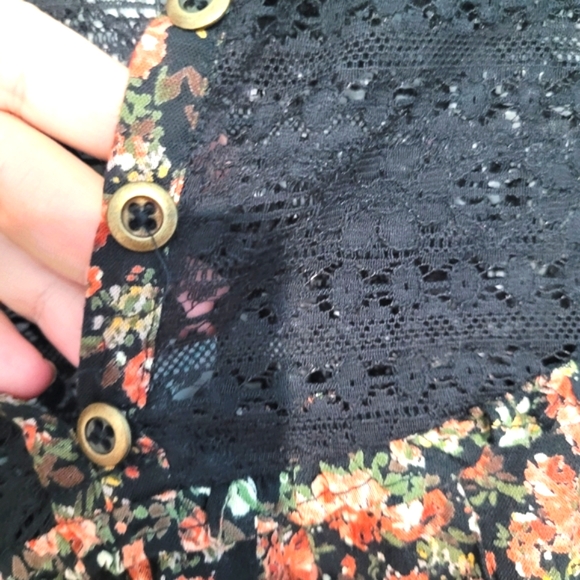 Nwt Maurices long sleeve floral print  blouse With Lace Details  size S - Picture 4 of 12